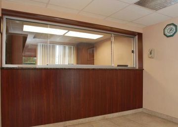 Days Inn & Suites By Wyndham Indianapolis Airport East ภายนอก รูปภาพ